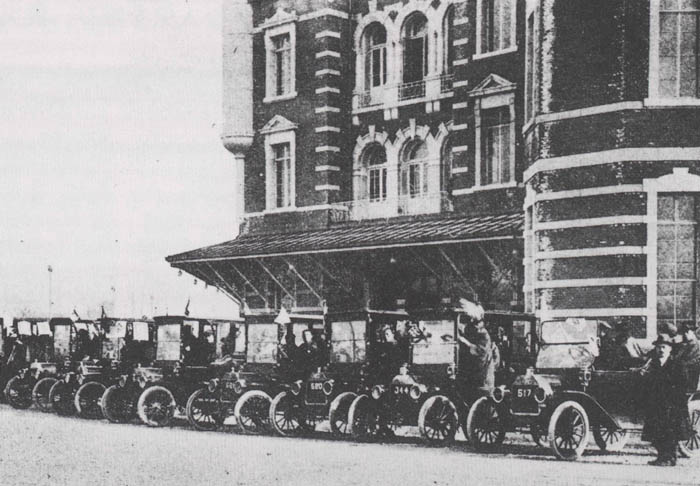 Taxis at Tokyo Train Depot in 1925
